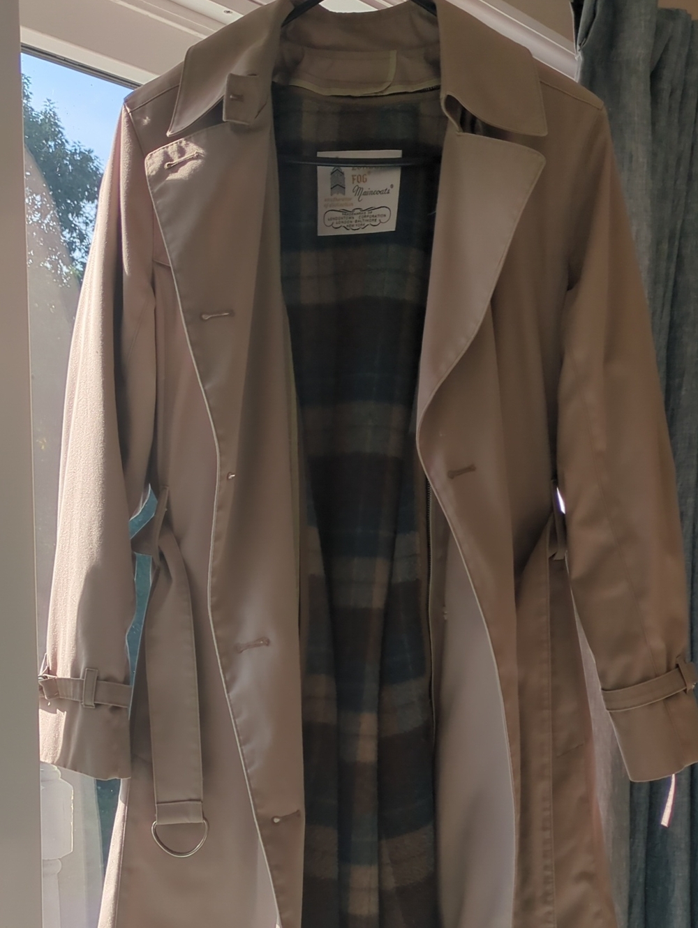 Classic Women's Trench Coat in Tan